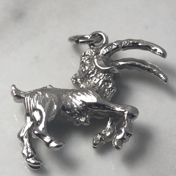 Aries sterling silver ram zodiac charm - Picture 2 of 8